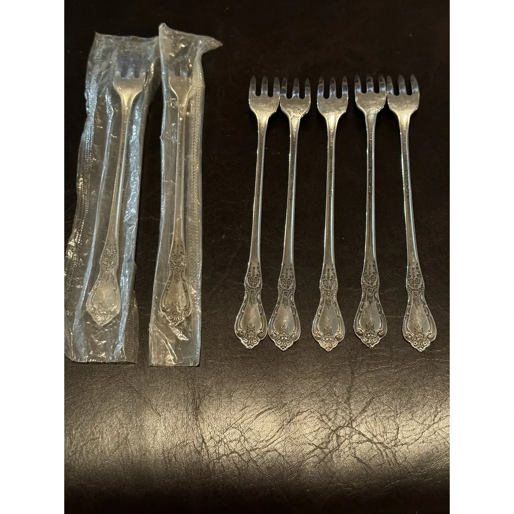 Oneida‎ Kennett Square Distinction Deluxe HH Stainless Cocktail Forks Set Of 7
